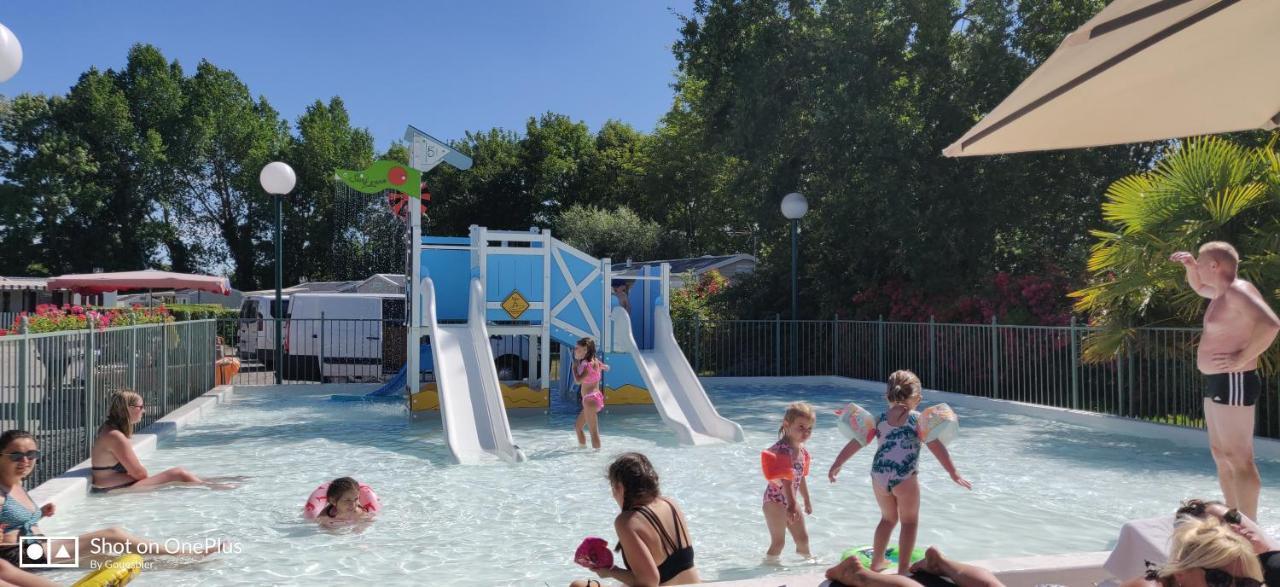 La Haie Penee **** Parque de Campismo Saint-Quentin-en-Tourmont